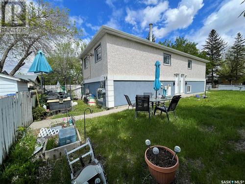 1146 Argyle Street, Regina, SK - Outdoor With Exterior