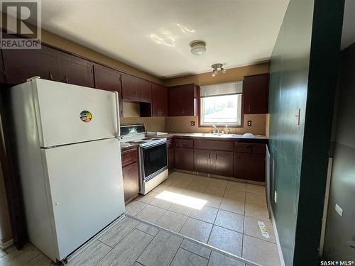 1146 Argyle Street, Regina, SK - Indoor Photo Showing Kitchen