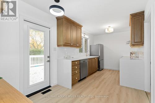 27 Keller Drive, Belleville, ON - Indoor Photo Showing Kitchen