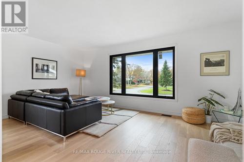 27 Keller Drive, Belleville, ON - Indoor Photo Showing Living Room