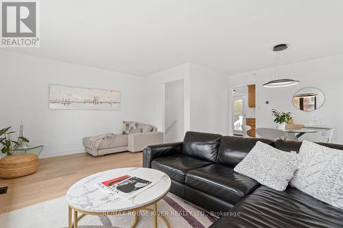 27 Keller Drive, Belleville, ON - Indoor Photo Showing Living Room