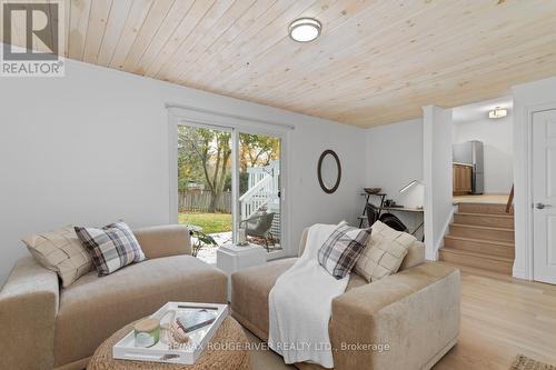 27 Keller Drive, Belleville, ON - Indoor Photo Showing Living Room