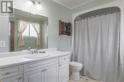 8 Bay Street, Kawartha Lakes (Lindsay), ON - Indoor Photo Showing Bathroom