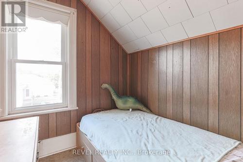 8 Bay Street, Kawartha Lakes (Lindsay), ON - Indoor Photo Showing Bedroom