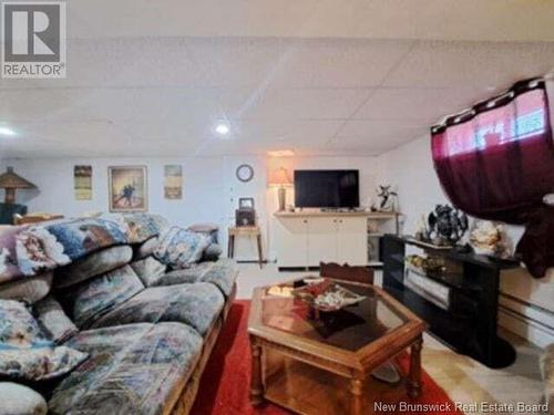 399 Rue Arseneau, Tracadie, NB - Indoor Photo Showing Living Room