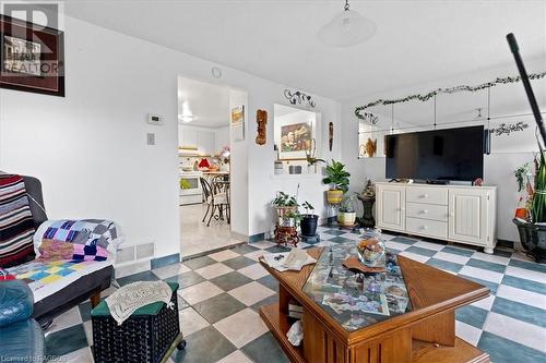 54 Poplar Drive, Cambridge, ON - Indoor Photo Showing Living Room