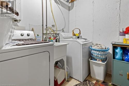 54 Poplar Drive, Cambridge, ON - Indoor Photo Showing Laundry Room