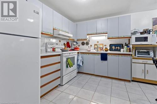 54 Poplar Drive, Cambridge, ON - Indoor Photo Showing Kitchen