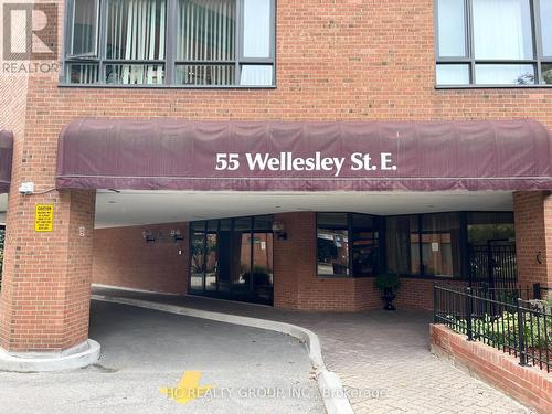 301 - 55 Wellesley Street E, Toronto, ON - Outdoor