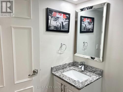 301 - 55 Wellesley Street E, Toronto, ON - Indoor Photo Showing Bathroom