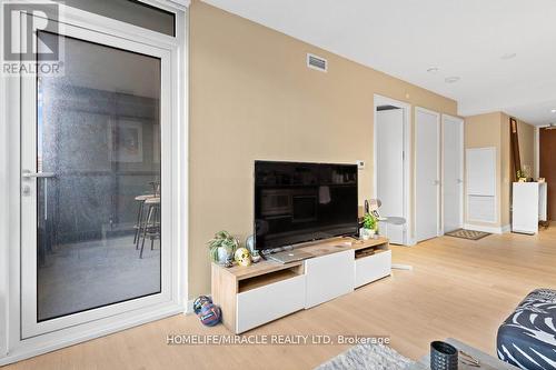 1612 - 80 Queens Wharf Road, Toronto, ON - Indoor Photo Showing Living Room