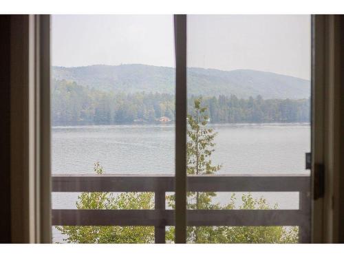 Vue d'ensemble - 11 Ch. Delmar, Saint-Donat, QC - Indoor Photo Showing Other Room With Body Of Water