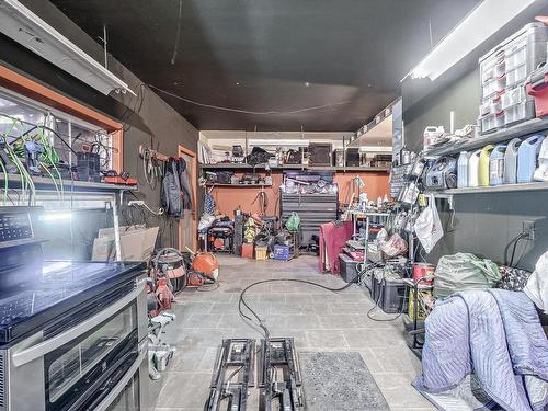 Garage - 100 Ch. Cambria, Gore, QC - Indoor With Storage