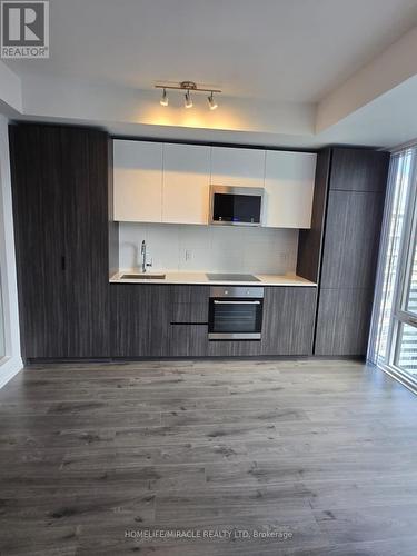 4721 - 28 Widmer Street, Toronto, ON - Indoor Photo Showing Kitchen