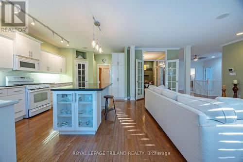 15 - 1890 Richmond Street, London, ON - Indoor Photo Showing Kitchen