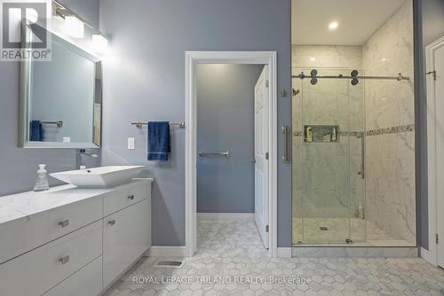 15 - 1890 Richmond Street, London, ON - Indoor Photo Showing Bathroom