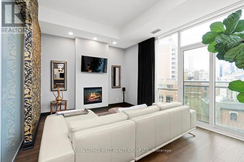 S426 - 112 George Street, Toronto, ON - Indoor With Fireplace