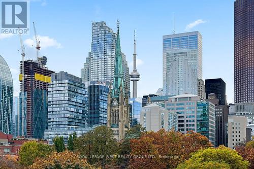 S426 - 112 George Street, Toronto, ON - Outdoor With Facade