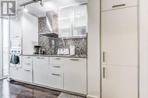 2804 - 14 York Street, Toronto, ON - Indoor Photo Showing Kitchen