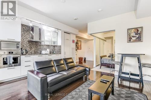 2804 - 14 York Street, Toronto, ON - Indoor Photo Showing Living Room