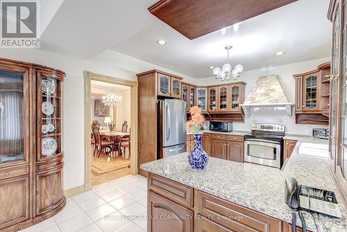 4128 Tapestry Trail, Mississauga, ON - Indoor Photo Showing Kitchen