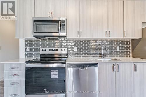 Th 28 - 4005 Hickory Drive, Mississauga, ON - Indoor Photo Showing Kitchen With Upgraded Kitchen