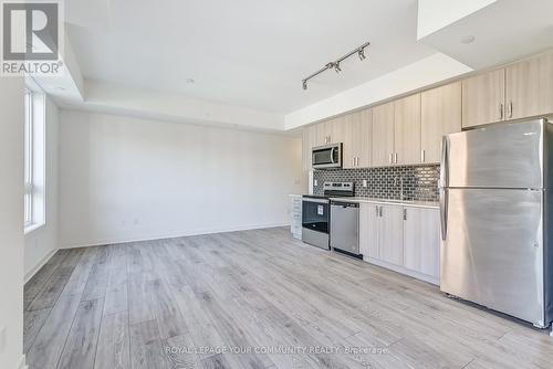 Th 28 - 4005 Hickory Drive, Mississauga, ON - Indoor Photo Showing Kitchen With Stainless Steel Kitchen