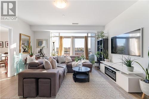 1 Redfern Street Unit# 409, Hamilton, ON - Indoor Photo Showing Living Room