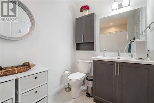 1 Redfern Street Unit# 409, Hamilton, ON - Indoor Photo Showing Bathroom