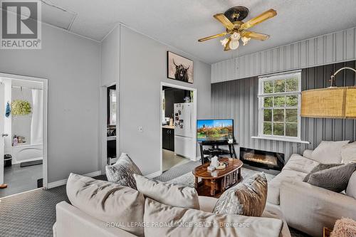 2 - 26 Ward Street, Port Hope, ON - Indoor Photo Showing Living Room