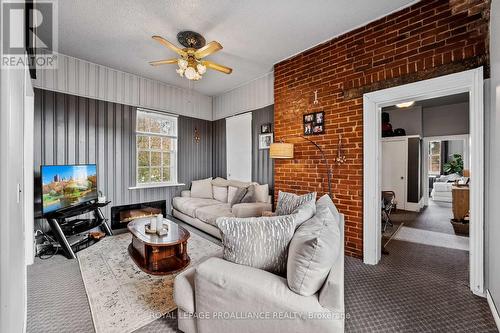 2 - 26 Ward Street, Port Hope, ON - Indoor Photo Showing Living Room