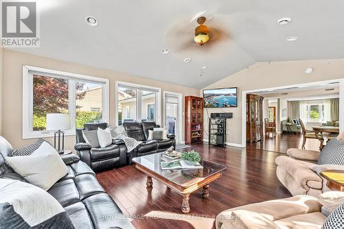 14 Catherine Crescent, Brighton, ON - Indoor Photo Showing Living Room