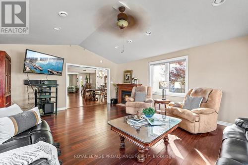 14 Catherine Crescent, Brighton, ON - Indoor Photo Showing Living Room