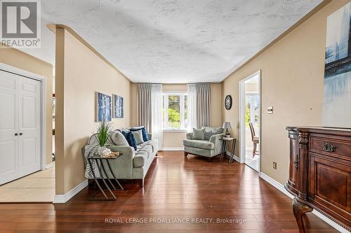 14 Catherine Crescent, Brighton, ON - Indoor Photo Showing Living Room