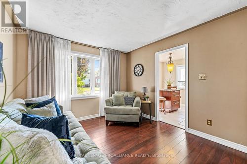 14 Catherine Crescent, Brighton, ON - Indoor Photo Showing Living Room