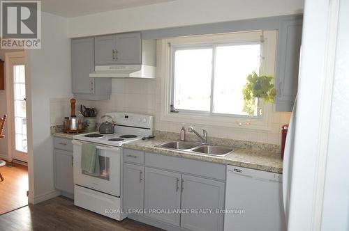 2 Armour Crescent, Quinte West, ON - Indoor Photo Showing Kitchen With Double Sink