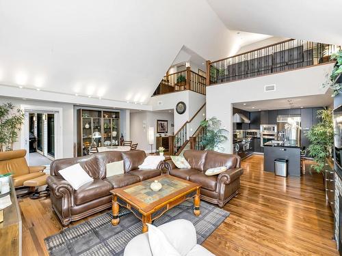 802-1400 Lynburne Pl, Langford, BC - Indoor Photo Showing Living Room