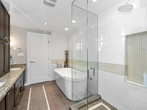 802-1400 Lynburne Pl, Langford, BC - Indoor Photo Showing Bathroom