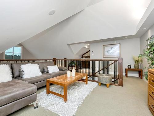 802-1400 Lynburne Pl, Langford, BC - Indoor Photo Showing Living Room