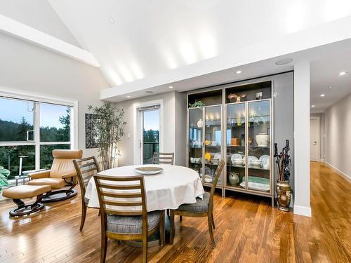 802-1400 Lynburne Pl, Langford, BC - Indoor Photo Showing Dining Room