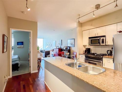 902-160 Wilson St, Victoria, BC - Indoor Photo Showing Kitchen With Double Sink