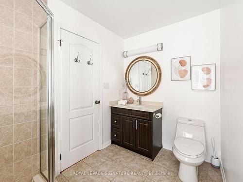 3207 Munson Cres, Burlington, ON - Indoor Photo Showing Bathroom