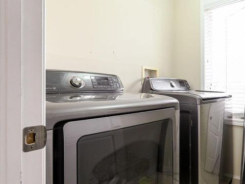 3207 Munson Cres, Burlington, ON - Indoor Photo Showing Laundry Room