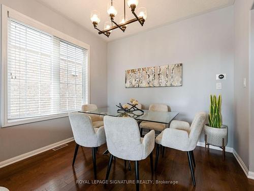 3207 Munson Cres, Burlington, ON - Indoor Photo Showing Dining Room