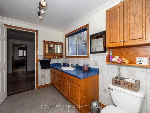 202 North St, Grey Highlands, ON - Indoor Photo Showing Bathroom