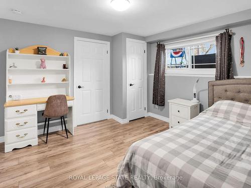 4931 Homestead Dr, Lincoln, ON - Indoor Photo Showing Bedroom