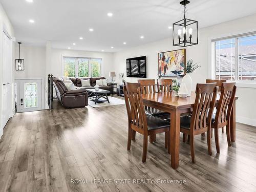 4931 Homestead Dr, Lincoln, ON - Indoor Photo Showing Dining Room