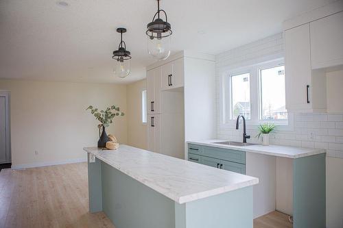 15 4Th Street S, Souris, MB - Indoor Photo Showing Kitchen