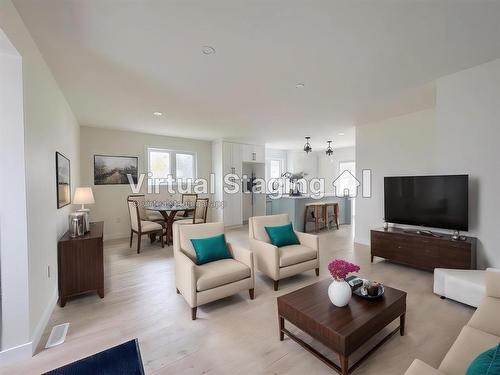 15 4Th Street S, Souris, MB - Indoor Photo Showing Living Room