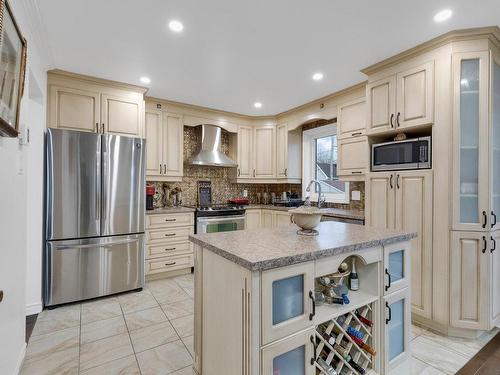 Kitchen - 13 Rue Des Cyprès, Blainville, QC - Indoor Photo Showing Kitchen With Upgraded Kitchen